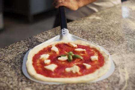 Perforovaná lopata na pizzu Amica – GI.METAL