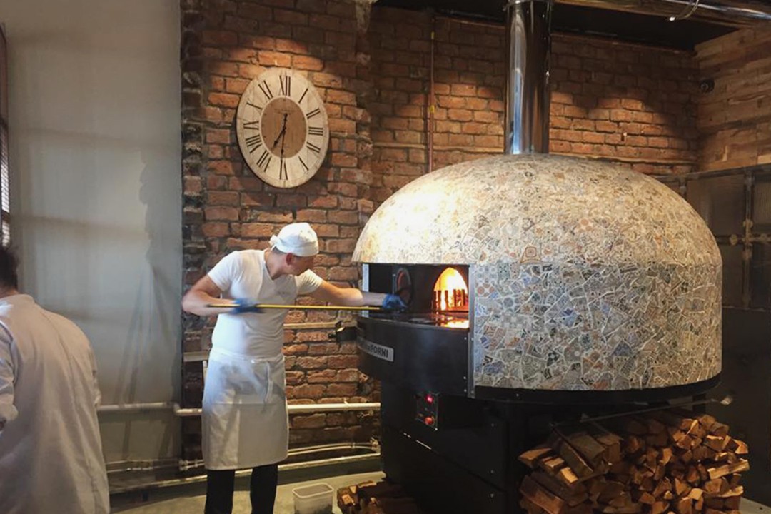 Rotačná alebo statická pizza pec