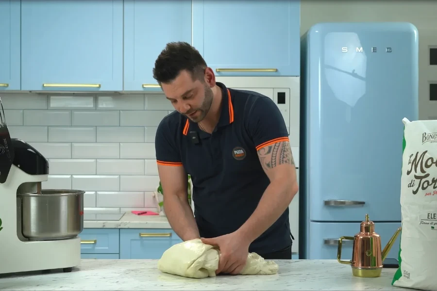 Objavte tajomstvo dokonalej pizze vďaka receptu od profesionála 8