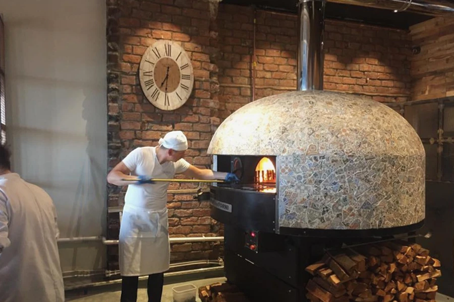 Rotačná alebo statická pizza pec: ktorá je lepšia pre vaše potreby?