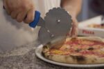 Dvojitý kolieskový krájač na pizzu PRO – GI.METAL – Obrázok 2
