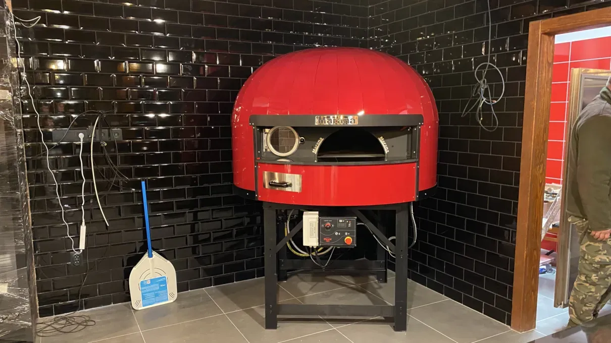 Charlie's Pizza 10