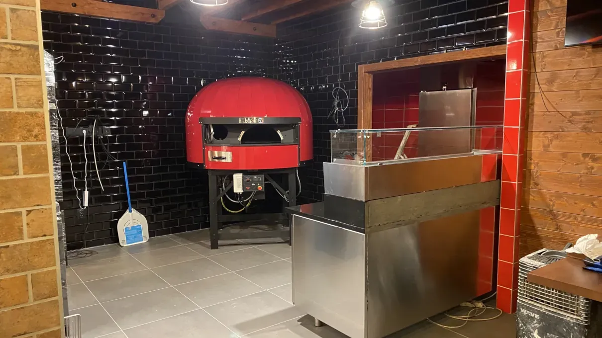 Charlie's Pizza 11