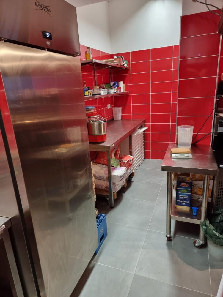 Charlie's Pizza 16