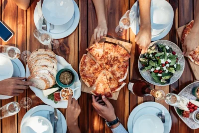 Outdoorová sezóna: Ako si vybrať dokonalú pizza pec pre váš domov